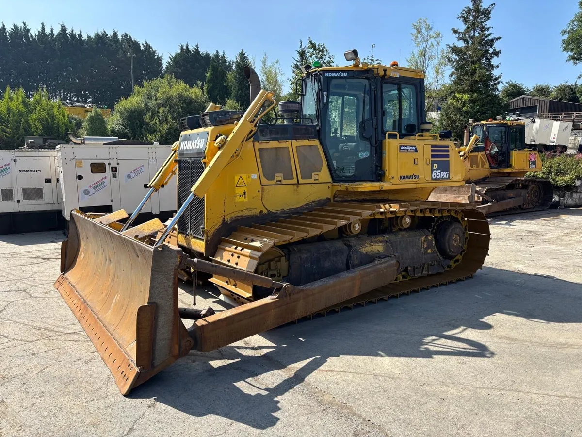Komatsu D65PXi-18 - Image 1