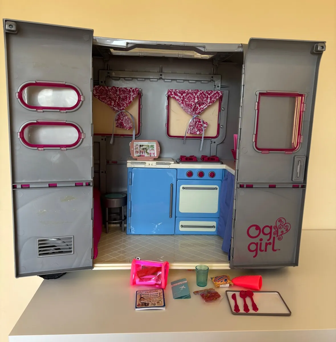 OG Girl Camper Van & Accessories - Image 1