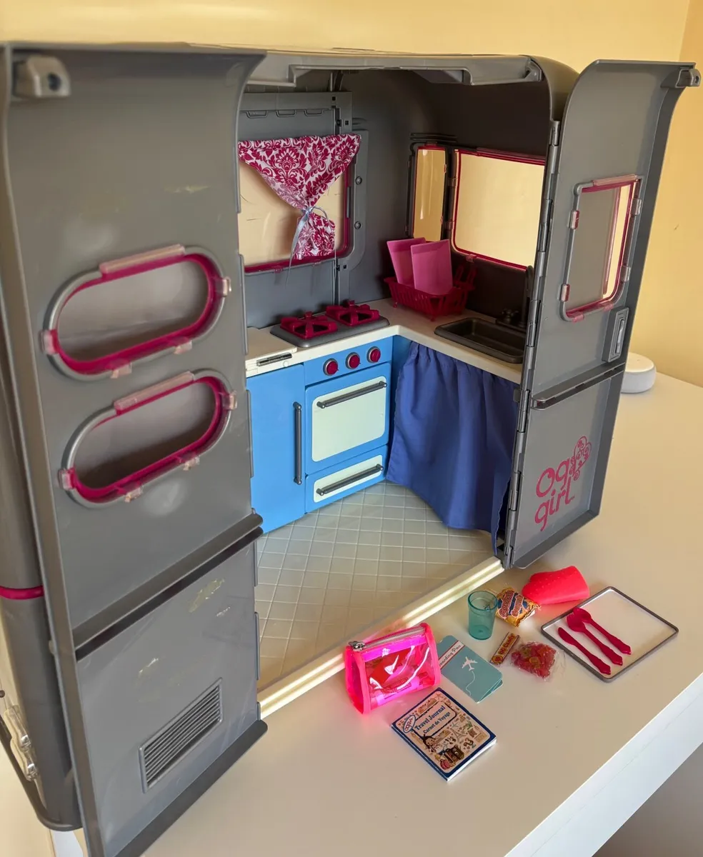 OG Girl Camper Van & Accessories - Image 2