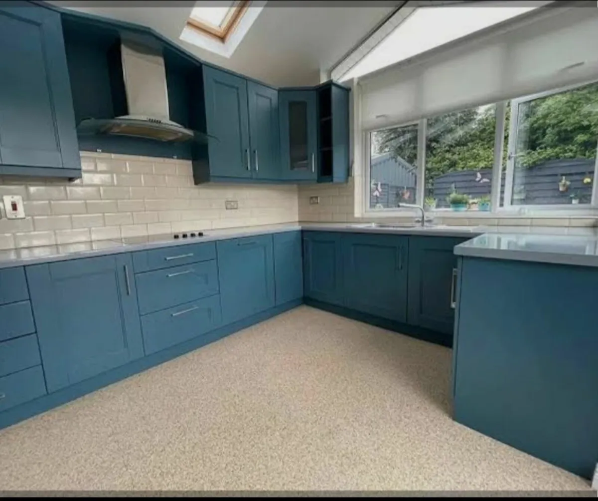 Kitchen cabinet respraying