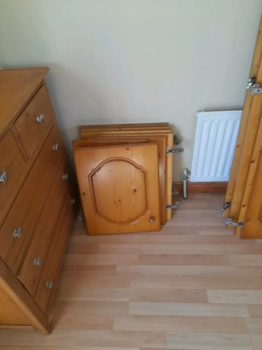 Fitted wardrobe doors for sale perfect condition - Image 2