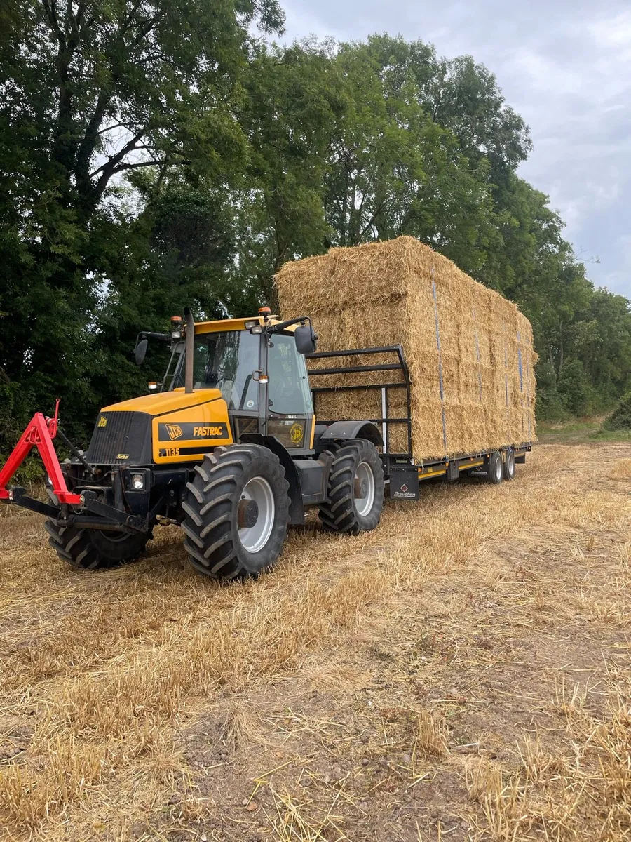 Round and Square bales - Image 1
