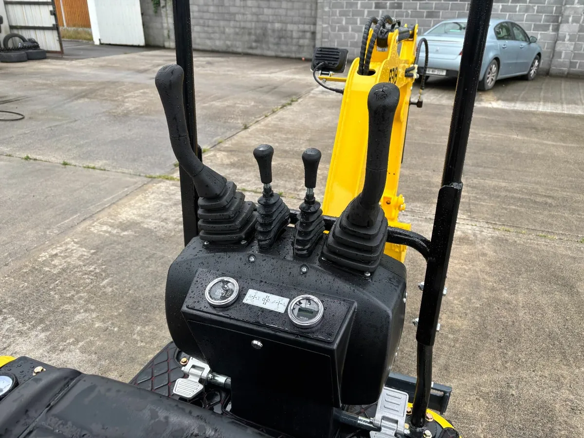 Rippa R319... Diesel 1 Ton Excavator... - Image 2