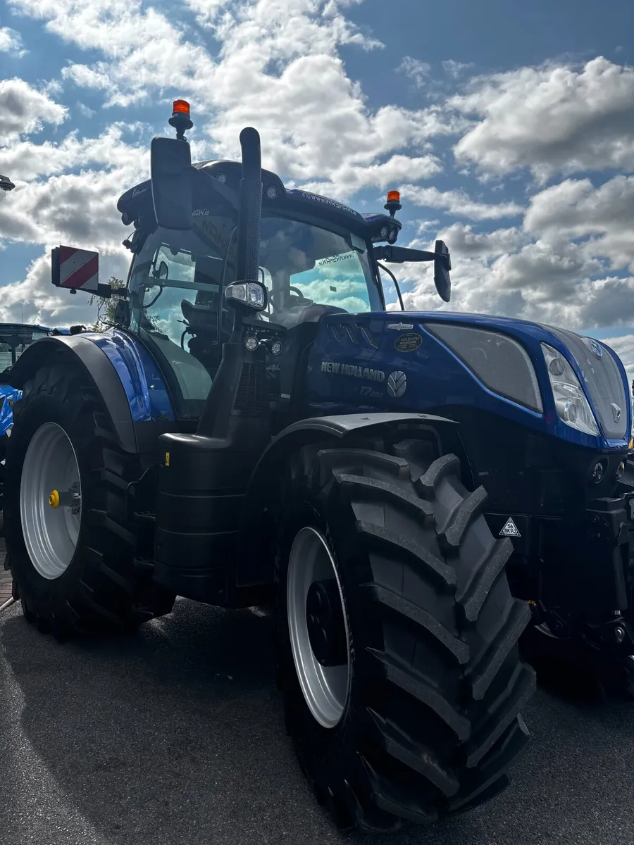 New Holland T7.260 PLMI *NEW* - Image 2