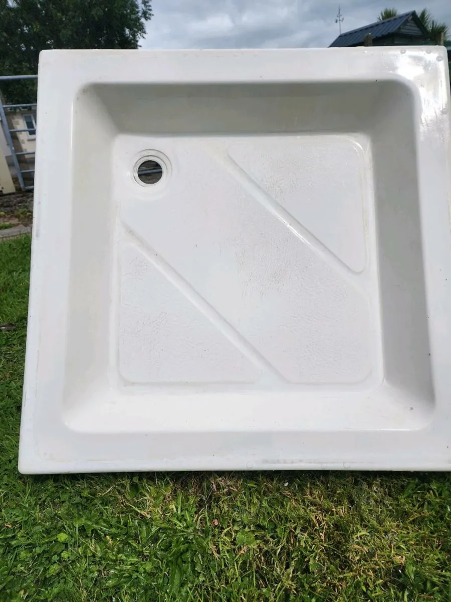 Bathroom accessories - Image 2