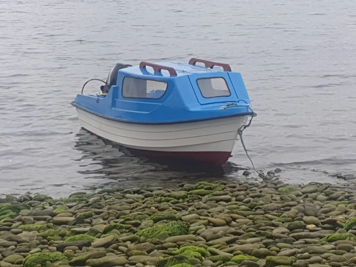 O'Sullivan Cabin boat - Image 1