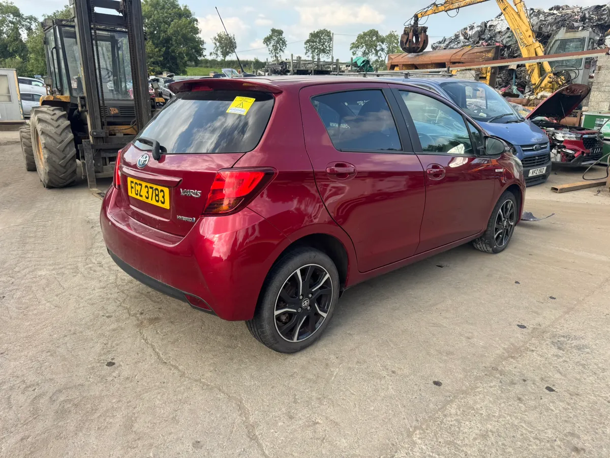 Breaking 2017 Toyota yaris 1.5 auto - Image 3