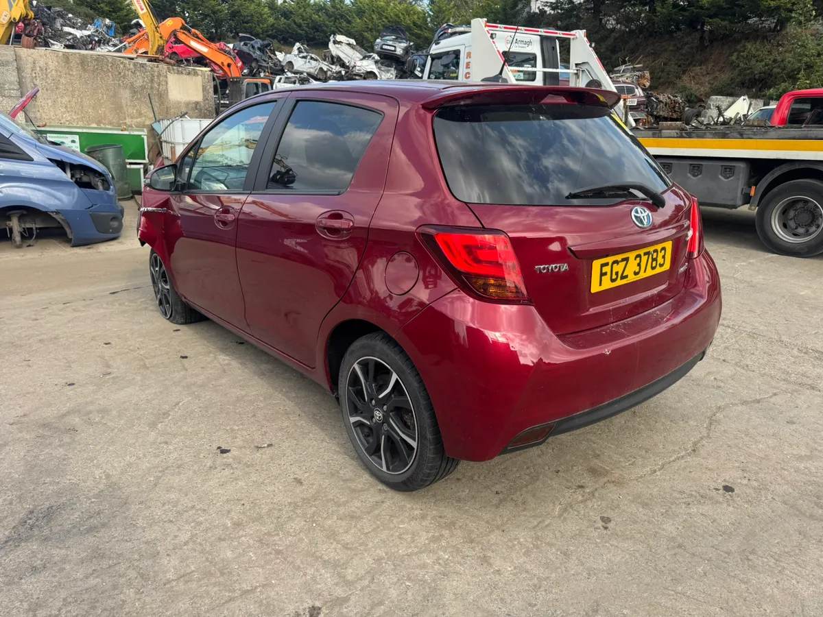 Breaking 2017 Toyota yaris 1.5 auto - Image 2