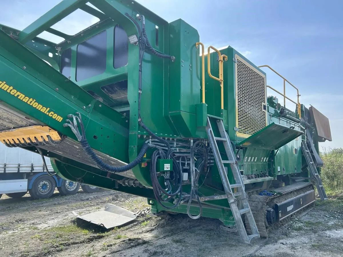 20' McCloskey I54 V3 Impactor Crusher with 2900hrs - Image 3