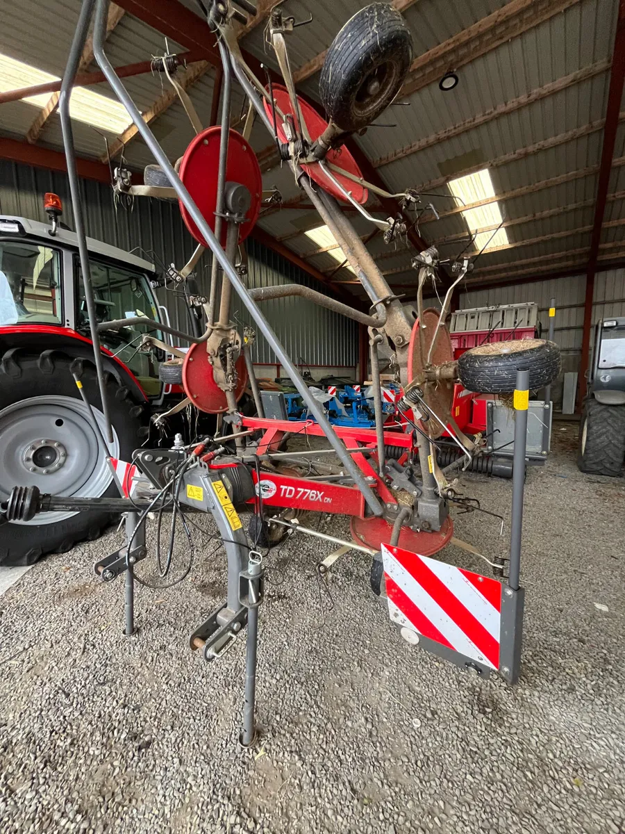 Massey Ferguson 776X Tedder - Image 2
