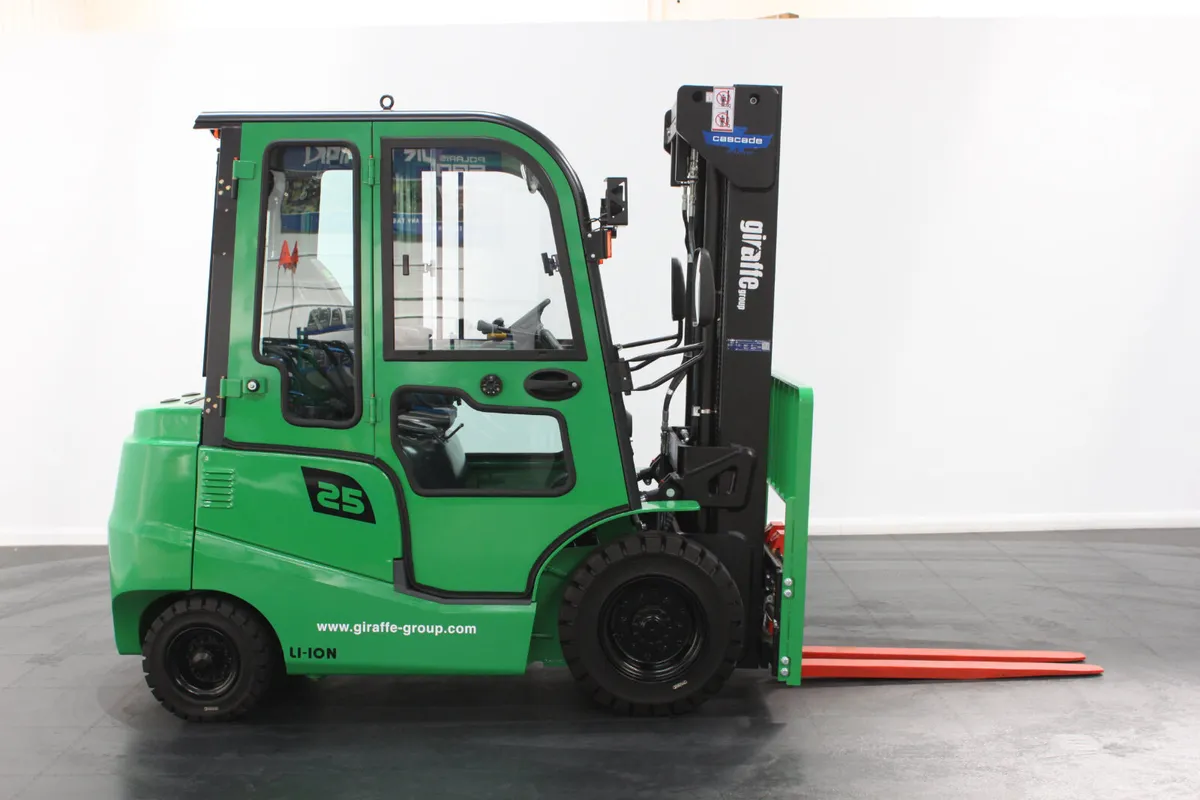 giraffe GBL25 Premium Lithium Electric Forklift - Image 4