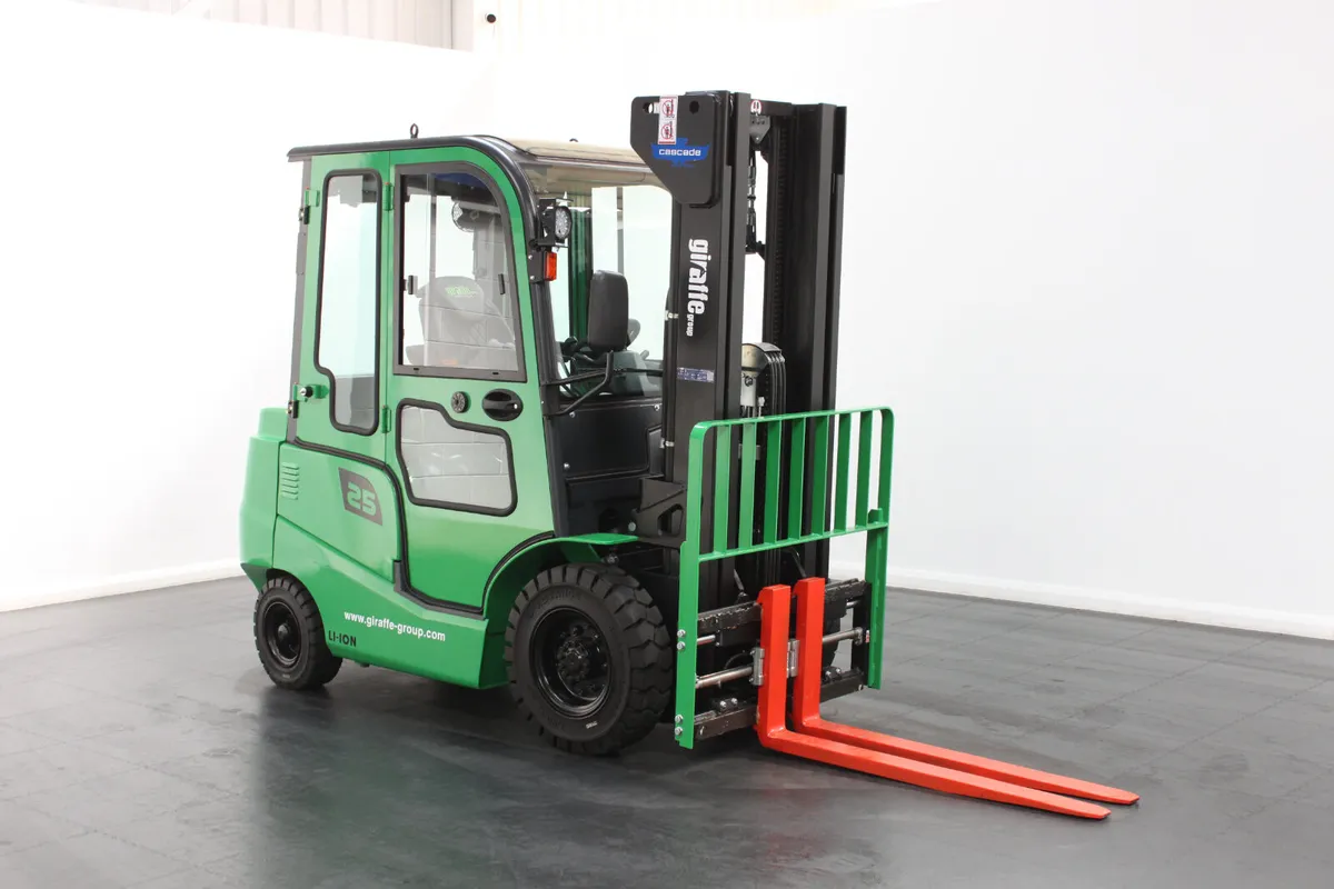 giraffe GBL25 Premium Lithium Electric Forklift - Image 1
