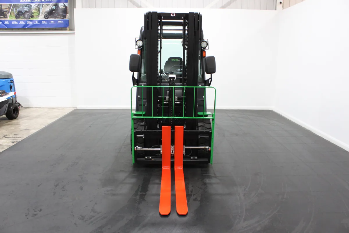 giraffe GBL30 Premium Lithium Electric Forklift - Image 3