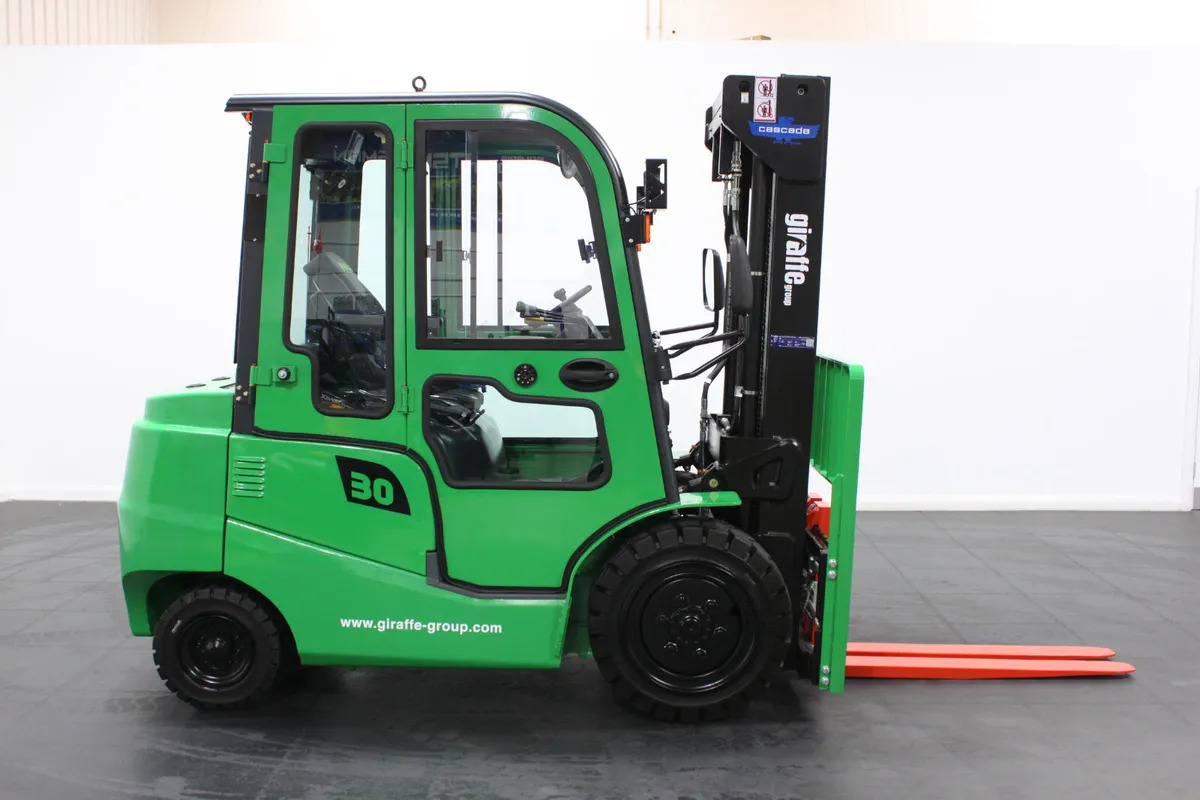 giraffe GBL30 Premium Lithium Electric Forklift - Image 4