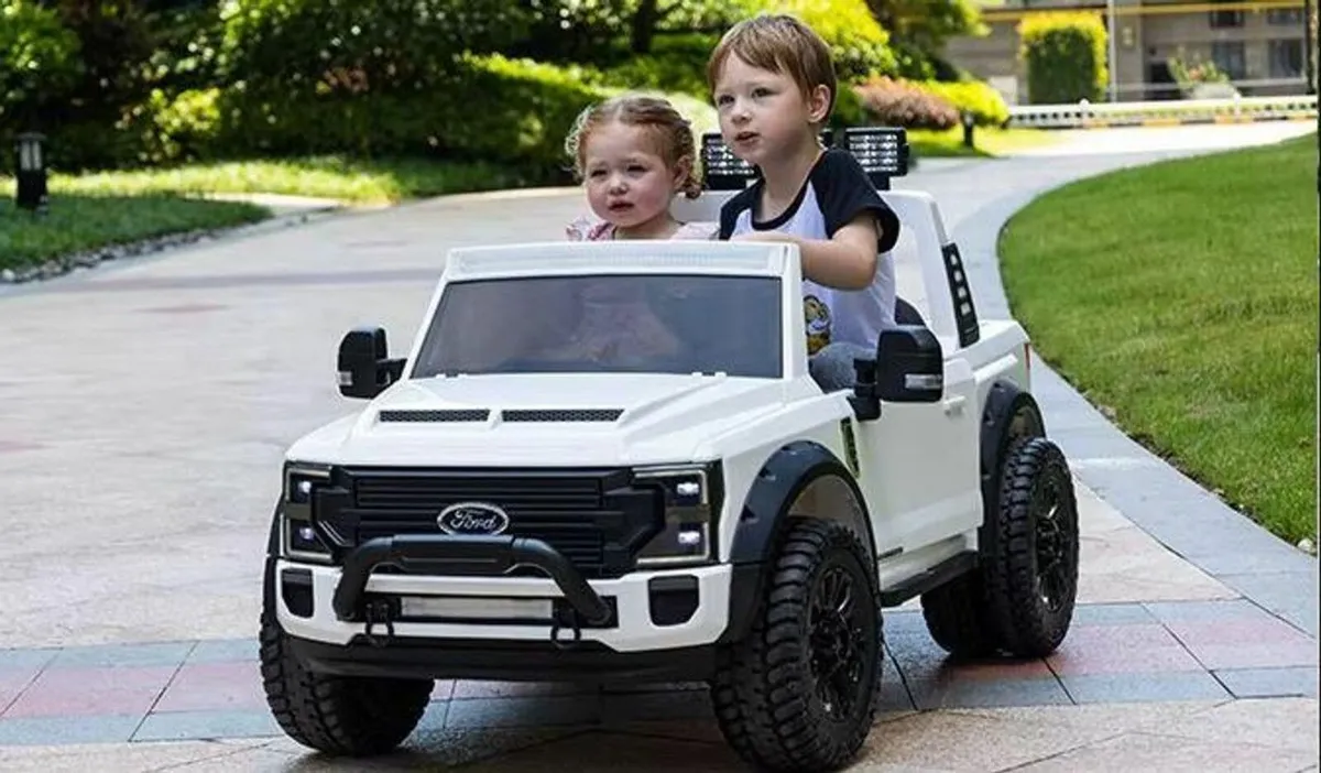 Ford Super Duty F450 24V Electric Ride On White - Image 1