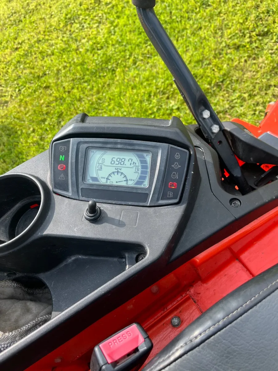 Kubota 1211 zero turn lawnmower - Image 2