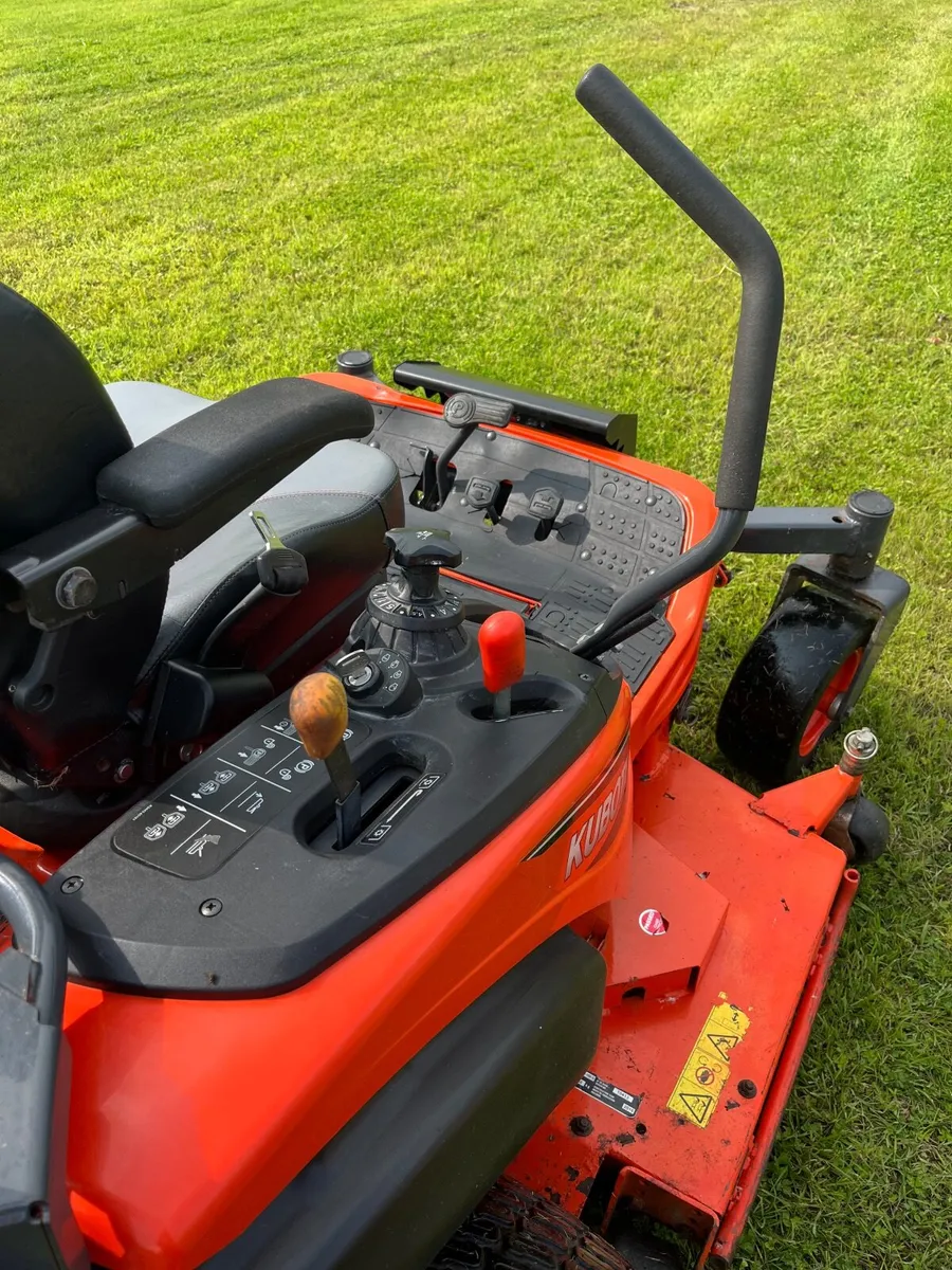 Kubota 1211 zero turn lawnmower - Image 3