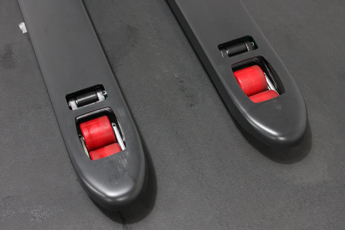 giraffe - 3.0T Manual Pallet Truck with Scales - Image 4