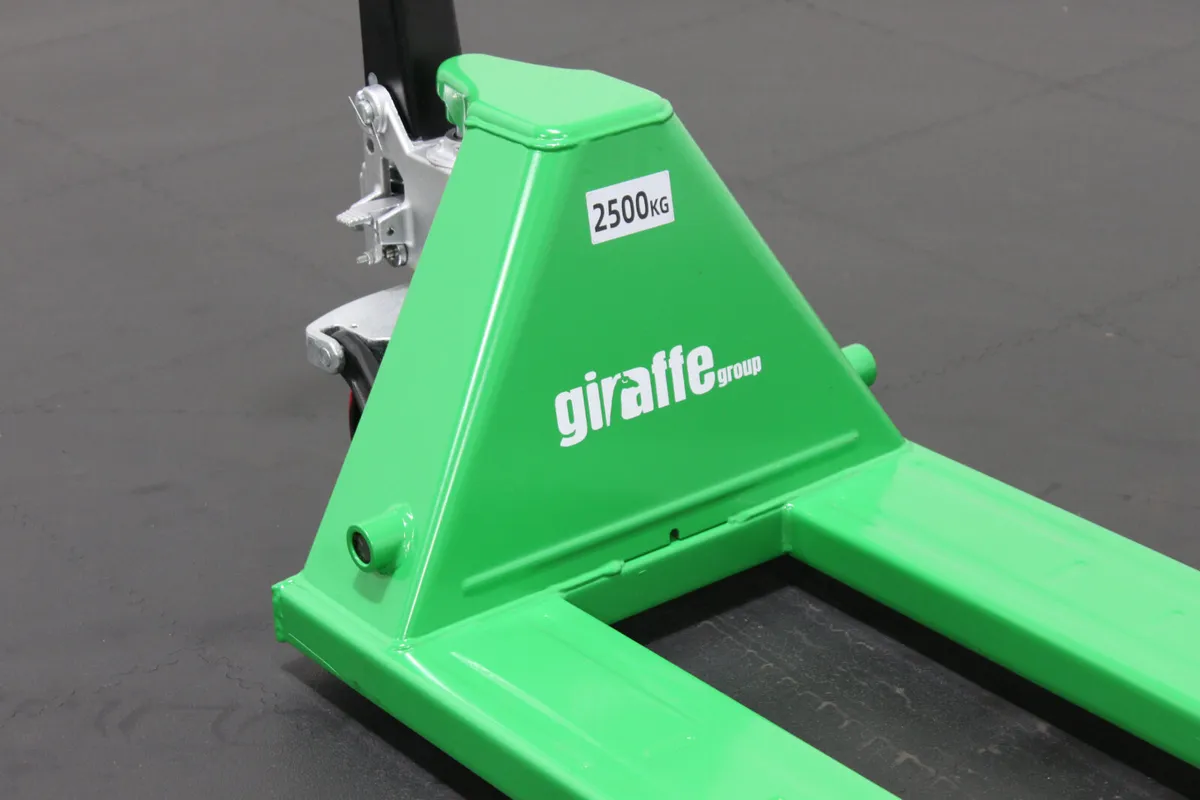 Giraffe 2.5T Euro Manual Pallet Truck — Premium - Image 3