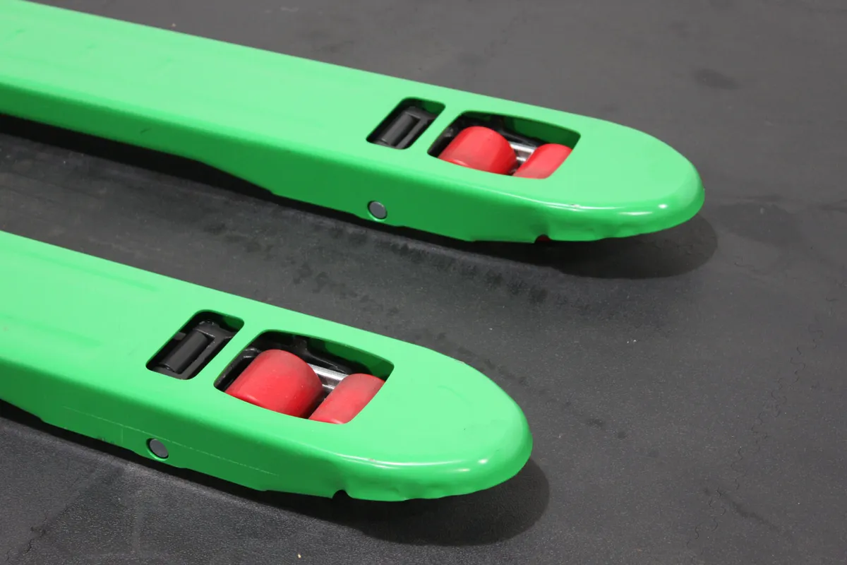 Giraffe 2.5T Euro Manual Pallet Truck — Premium - Image 4