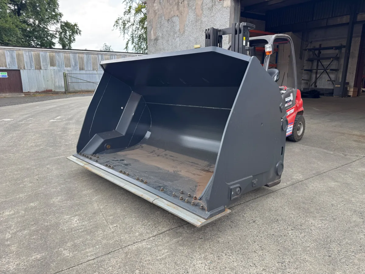 New DekPol Hi-Tip Bucket Volvo L120 - Image 1