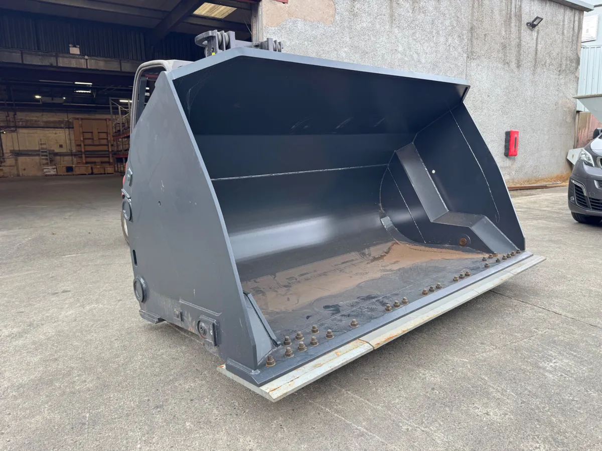 New DekPol Hi-Tip Bucket Volvo L120 - Image 2