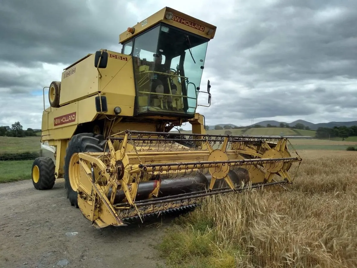 New holland combine 8060 - Image 1