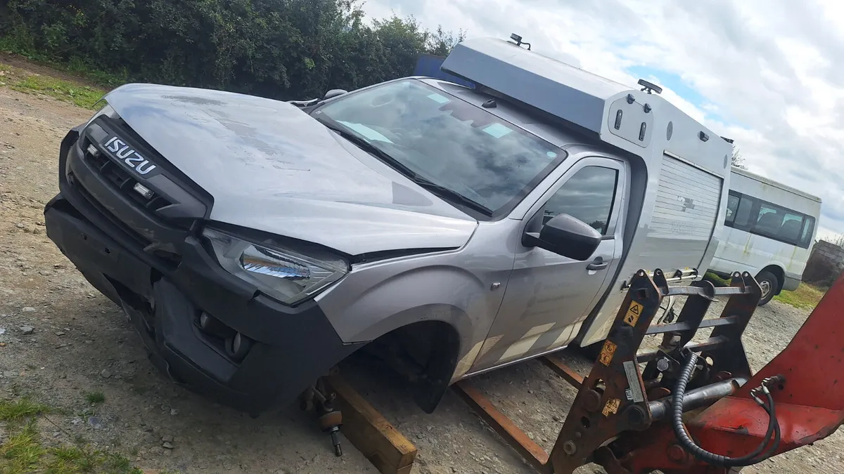 2023 Isuzu D-Max For Dismantling - Image 2