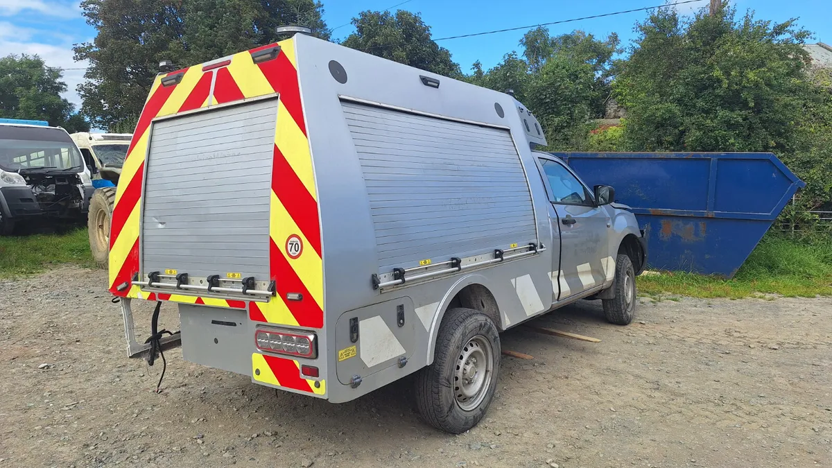 2023 Isuzu D-Max For Dismantling - Image 3
