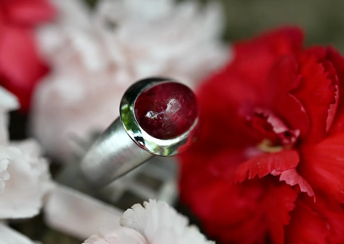 Chunky Retro Tourmaline/Rubellite Ring - 18ct - Image 3