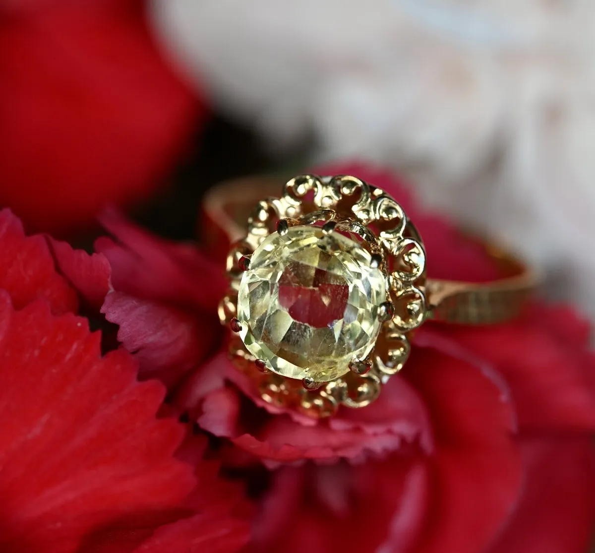 Vintage Yellow Sapphire Solitaire Ring - 18ct - Image 4