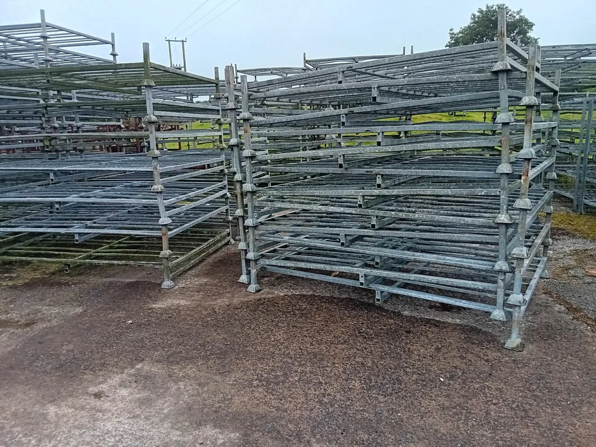 STILLAGES - Image 4