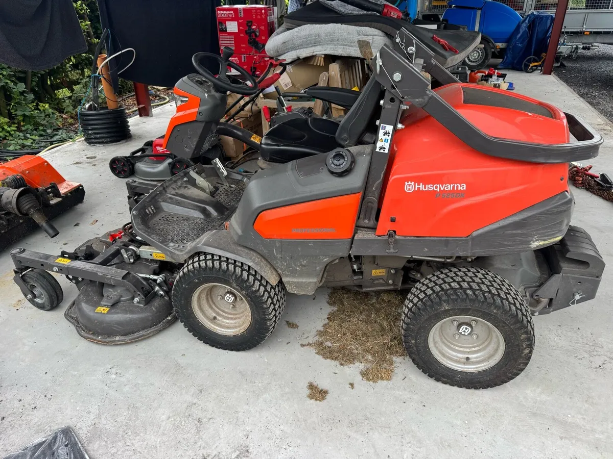 Husqvarna P525 DX professional commercial mower - Image 2