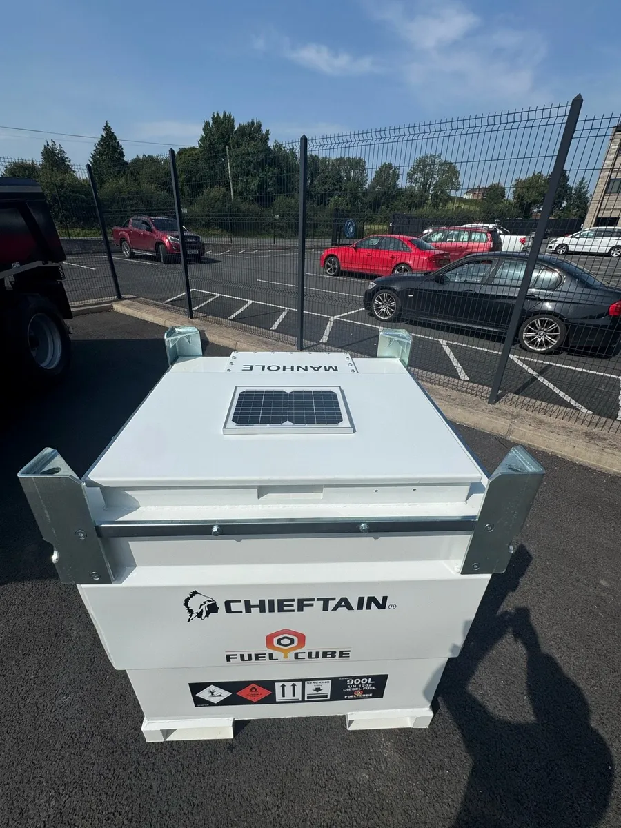 Fuel bowser - Image 4