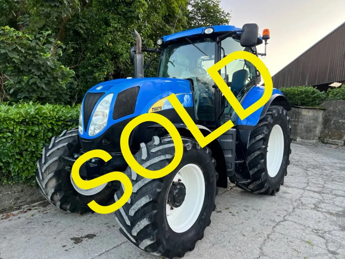 2011 New Holland T6070 - Image 1