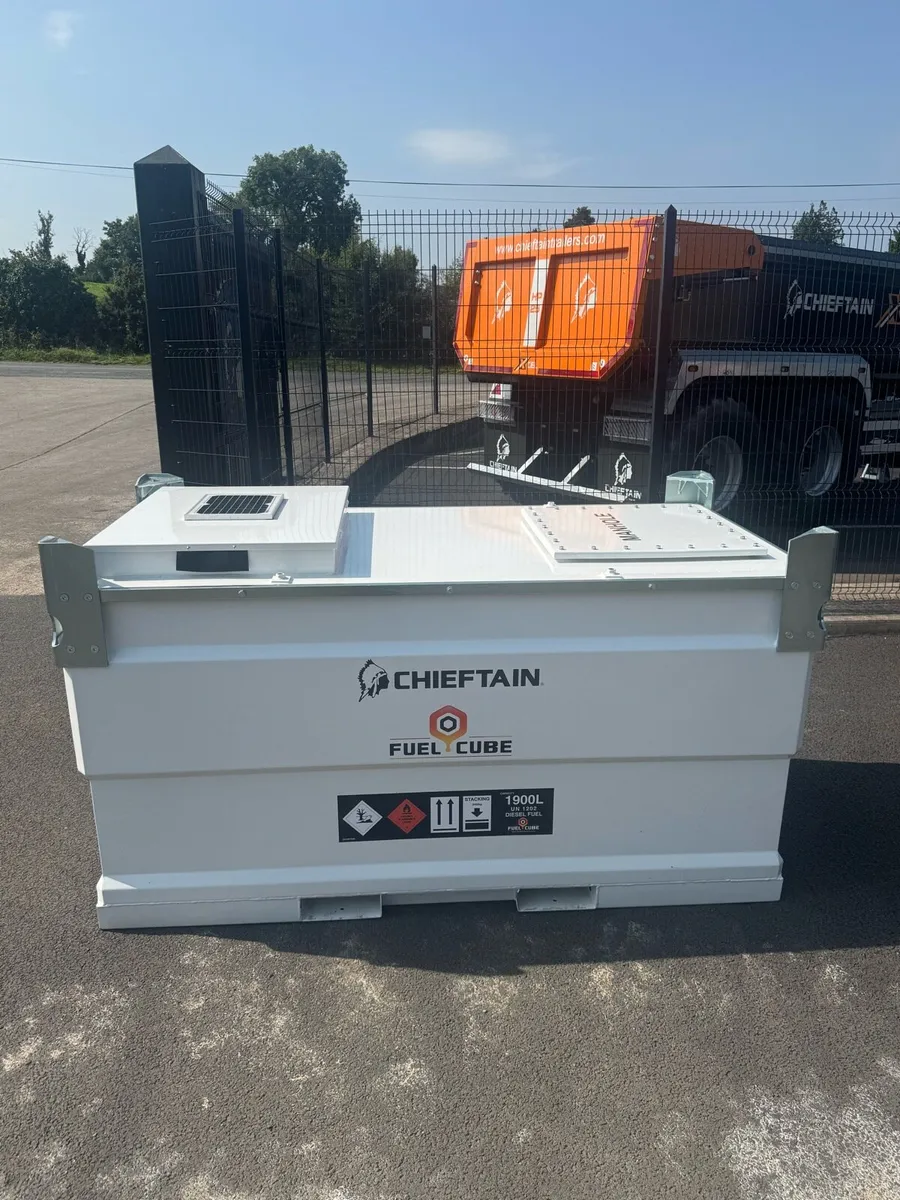 Fuel bowser - Image 4