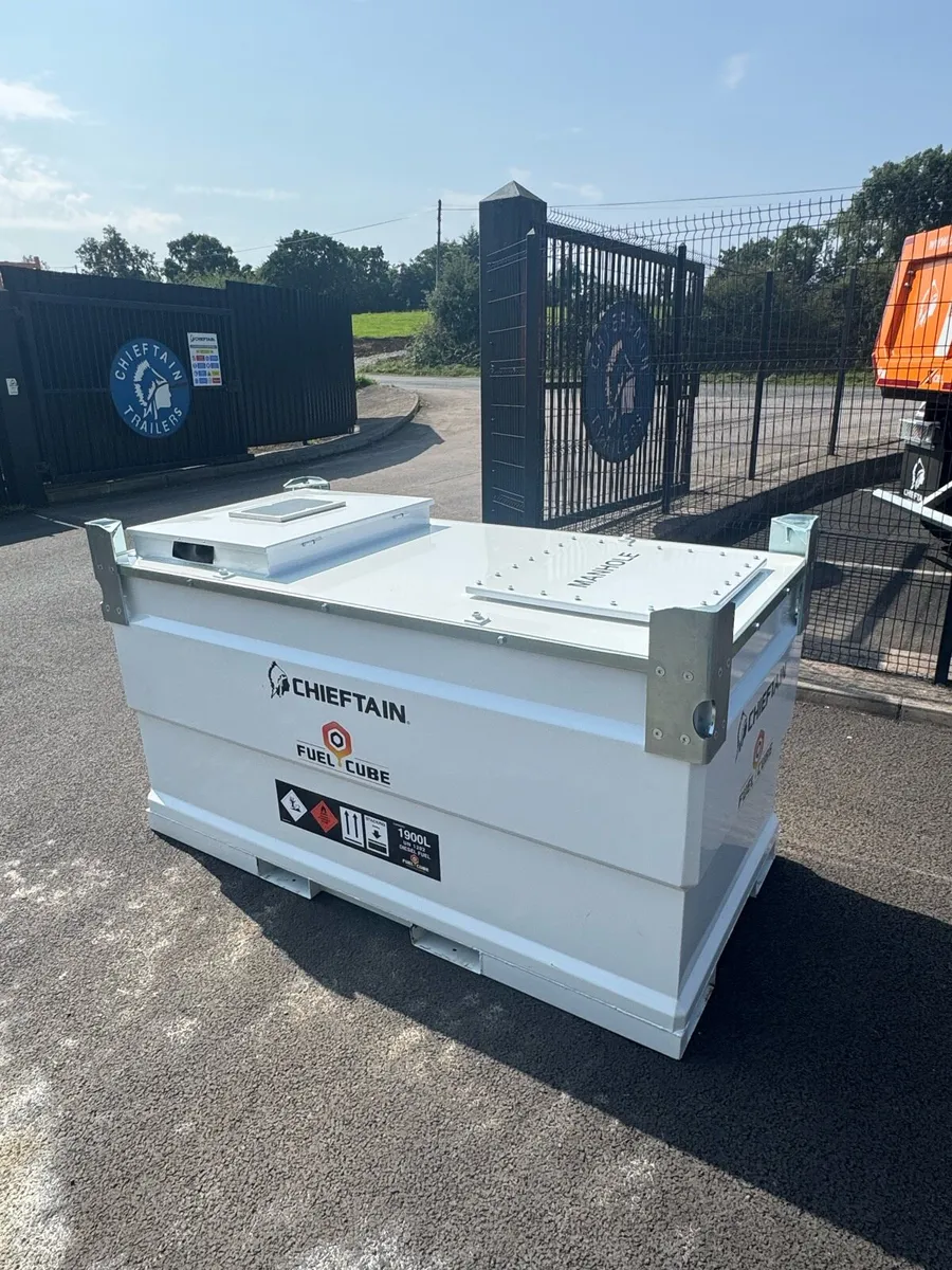 Fuel bowser - Image 3