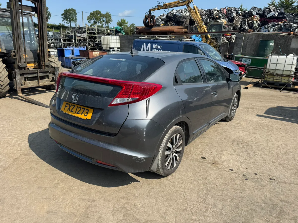 Breaking 2013 Honda civic 1.6 cdti - Image 4