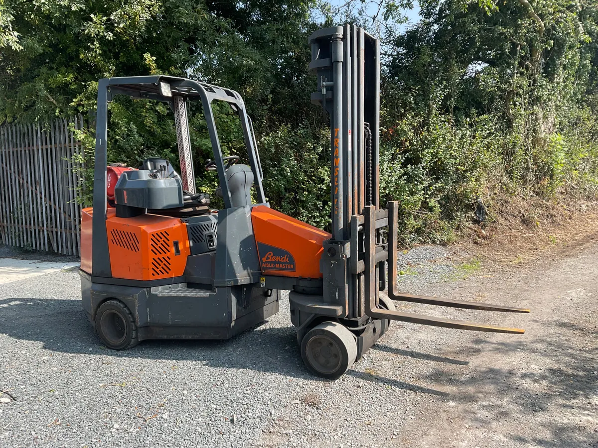 FORKLIFT - Image 4