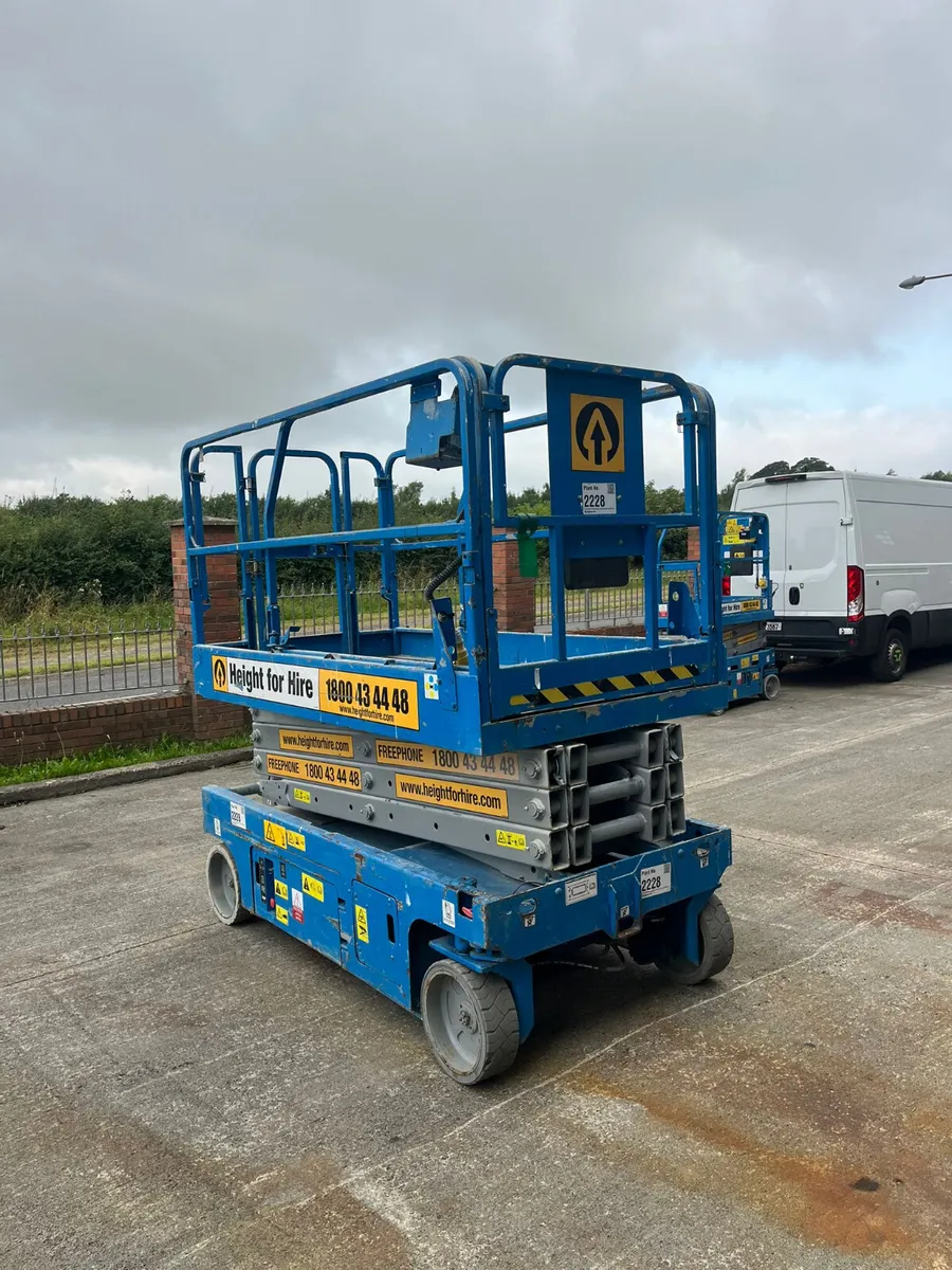 Genie GS2646 - 8 m Battery Scissor - Image 1