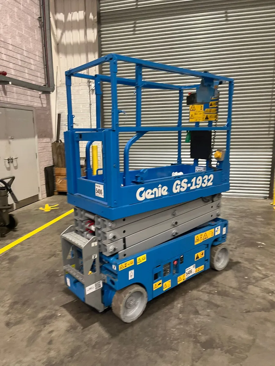Genie GS1932 Scissor Lift - 6m Battery Scissor - Image 1