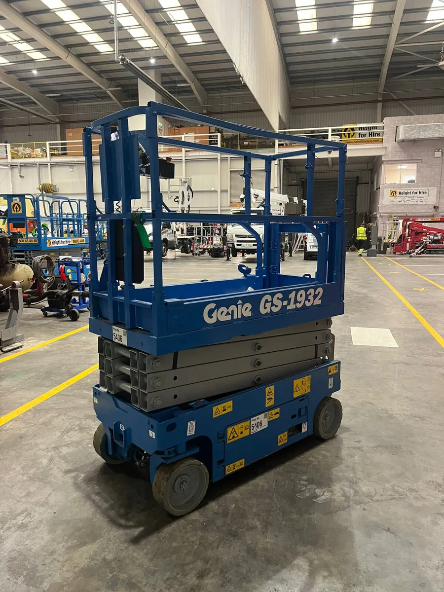 Genie GS1932 Scissor Lift - 6m Battery Scissor - Image 4