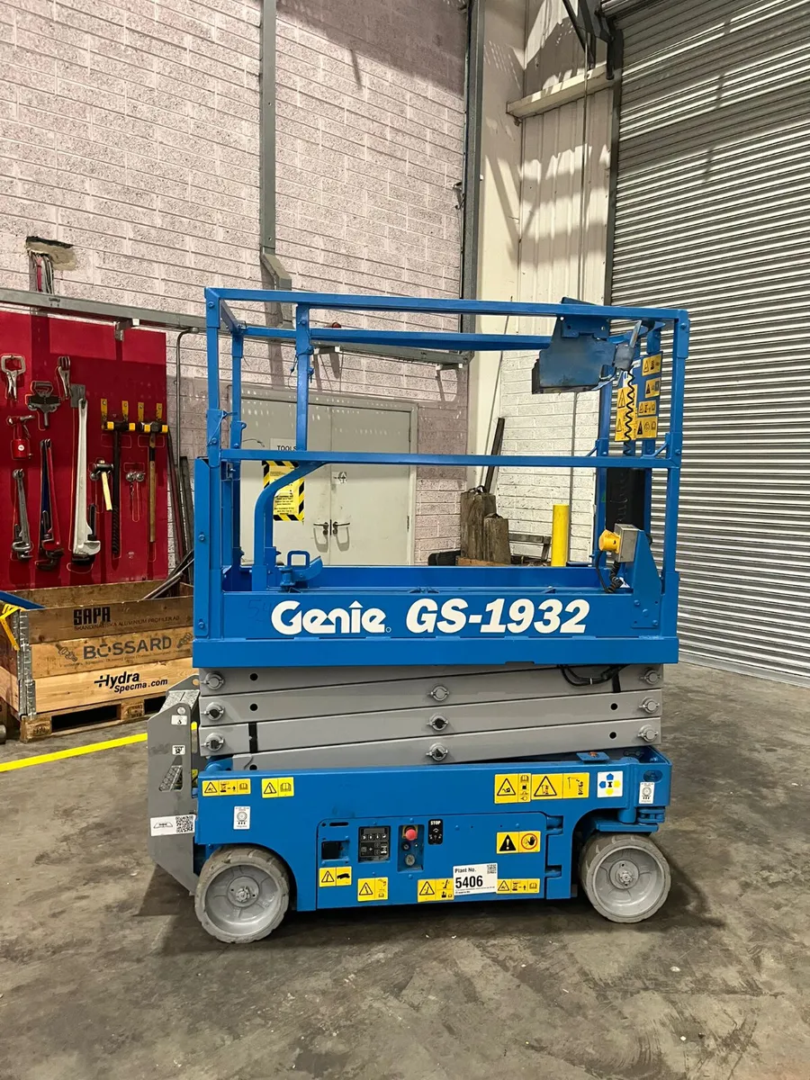 Genie GS1932 Scissor Lift - 6m Battery Scissor - Image 2