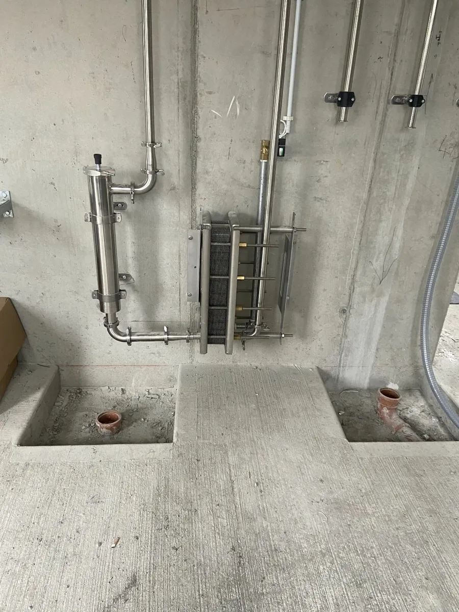 Milking parlour services - Image 1