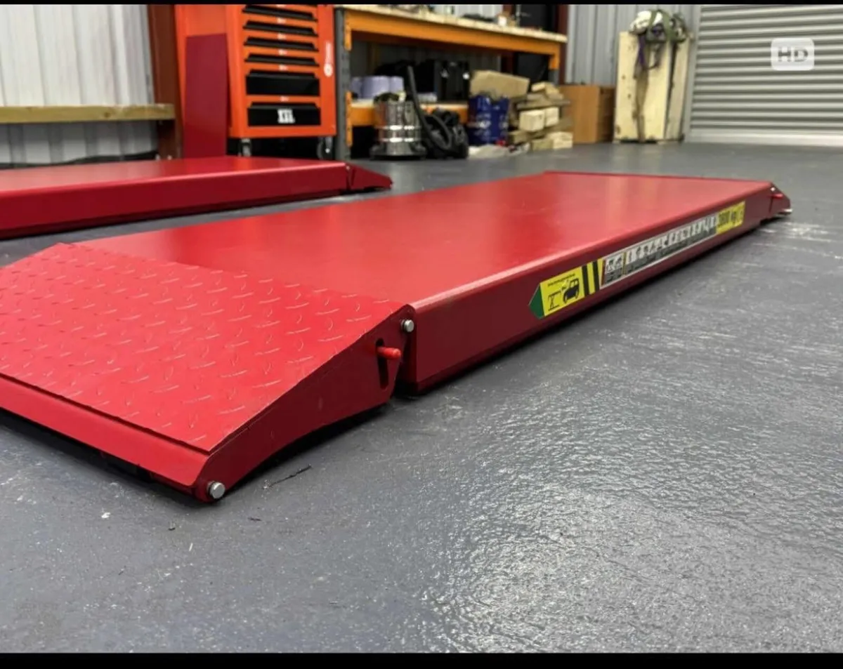 Full rise Pacini scissor lift install available - Image 2