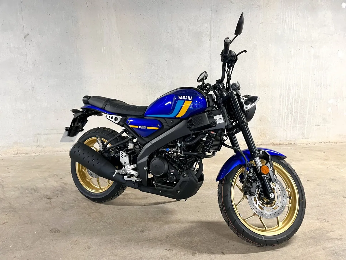 New Yamaha XSR125 with Disc Lock Alarm and Chain - Image 2