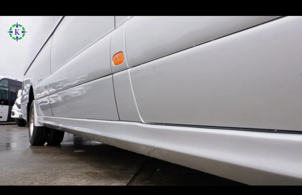 SOLDMercedes Sprinter 519 CDI 22 Seater Mini Coach - Image 3