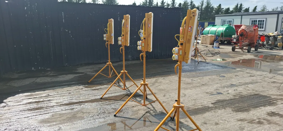 2ft 110V Work Lights with Dual Splitters - Image 3