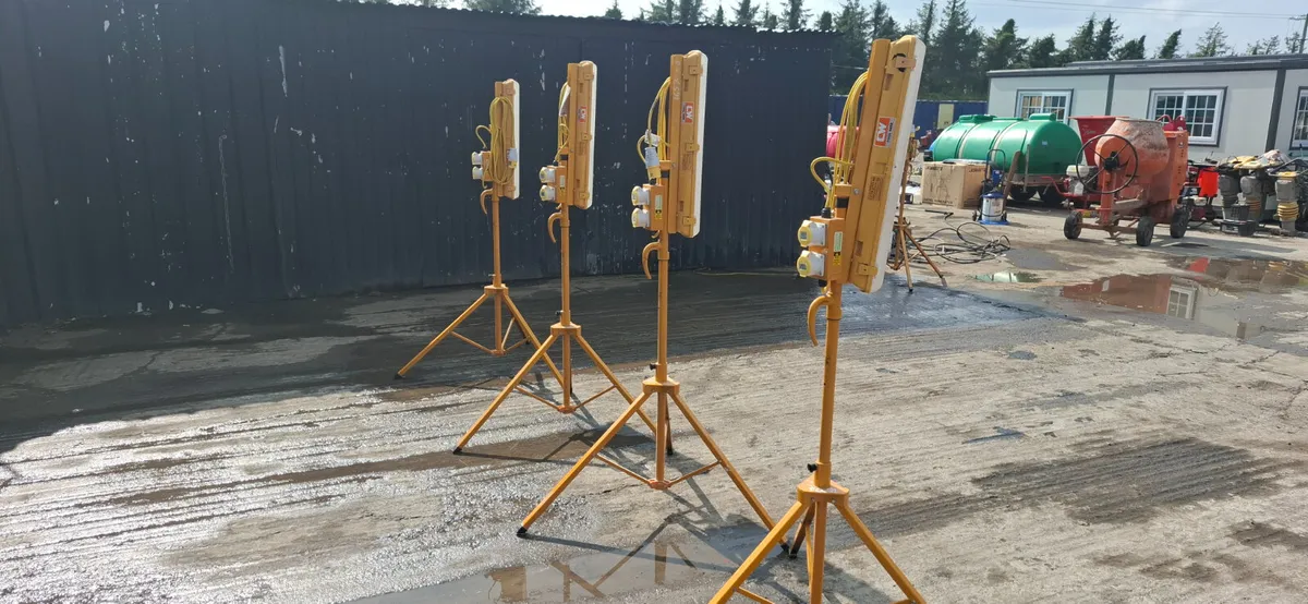 2ft 110V Work Lights with Dual Splitters - Image 4