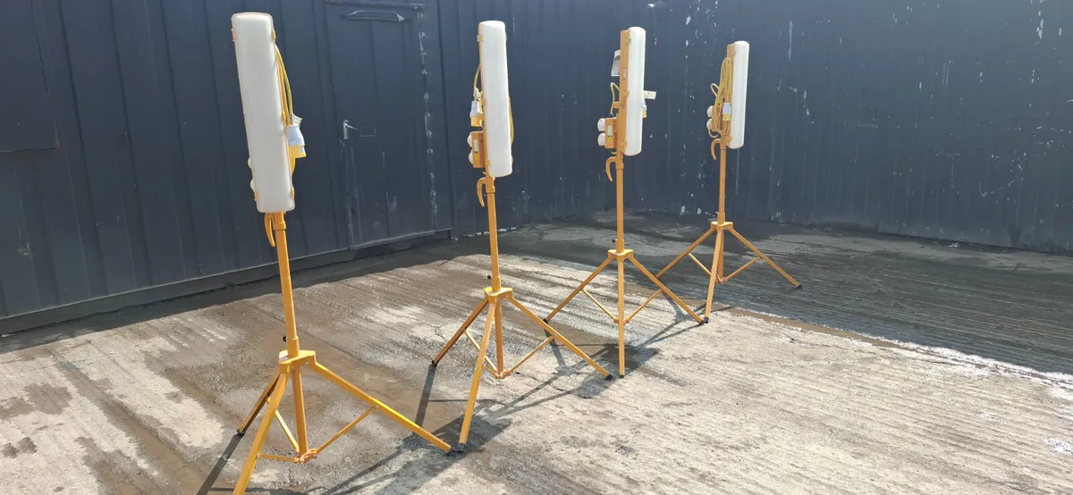 2ft 110V Work Lights with Dual Splitters - Image 2